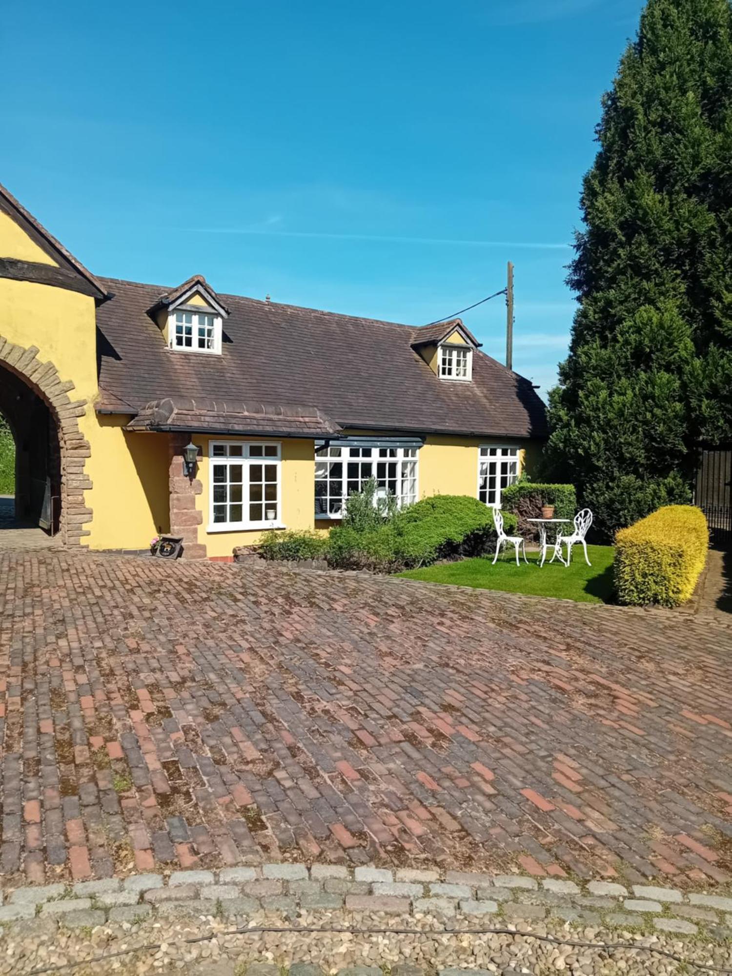 Dovehouse Farm Villa Birmingham Exterior photo